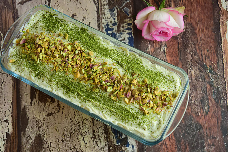 Ein Löffel Italien – cremiges Tiramisù al Pistacchio, das Herz und Sinne verführt.