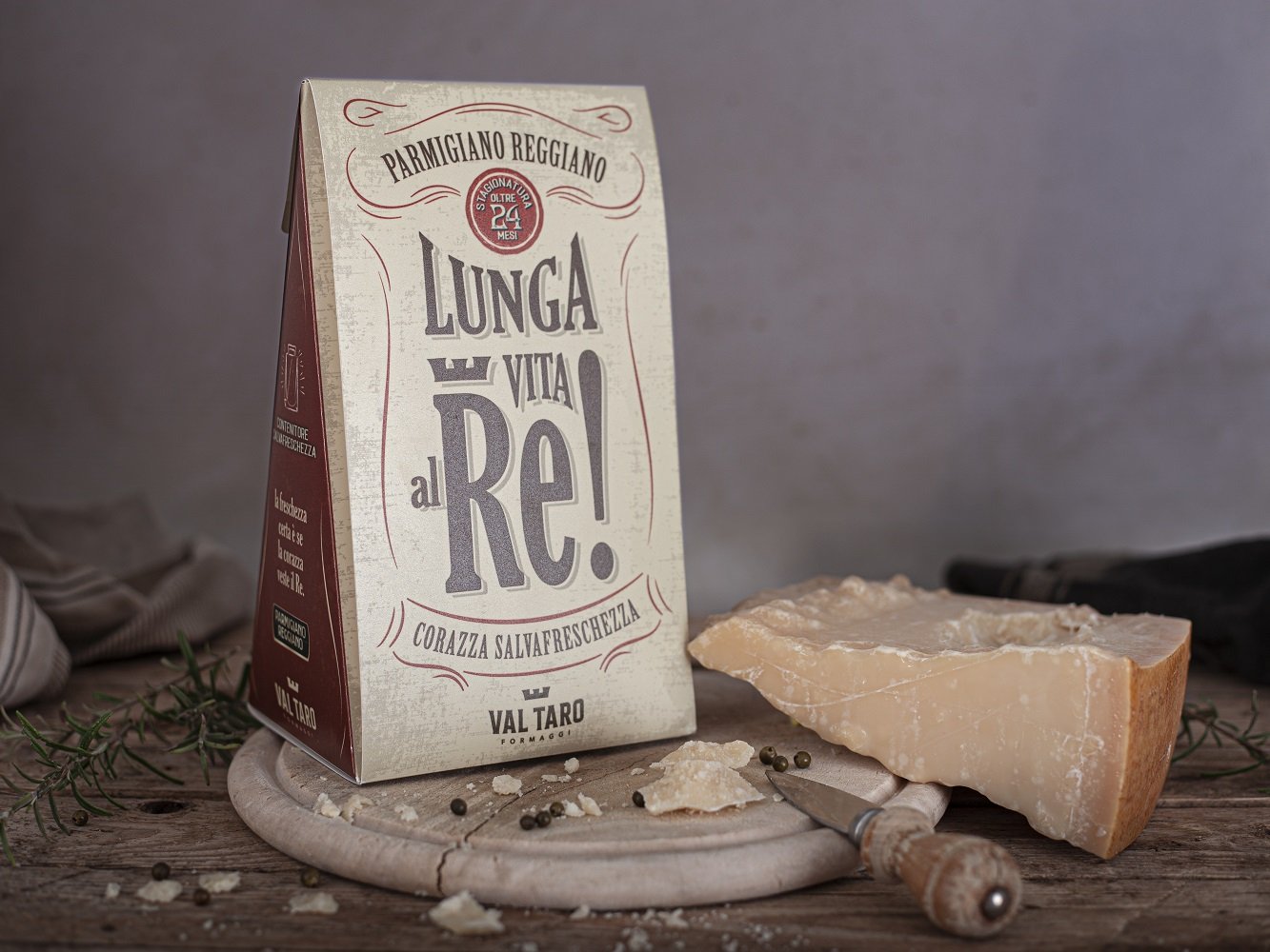 60 Monate Parmigiano Reggiano mit frischhalte-Verpackung - Parmesan "Extra Vecchione"