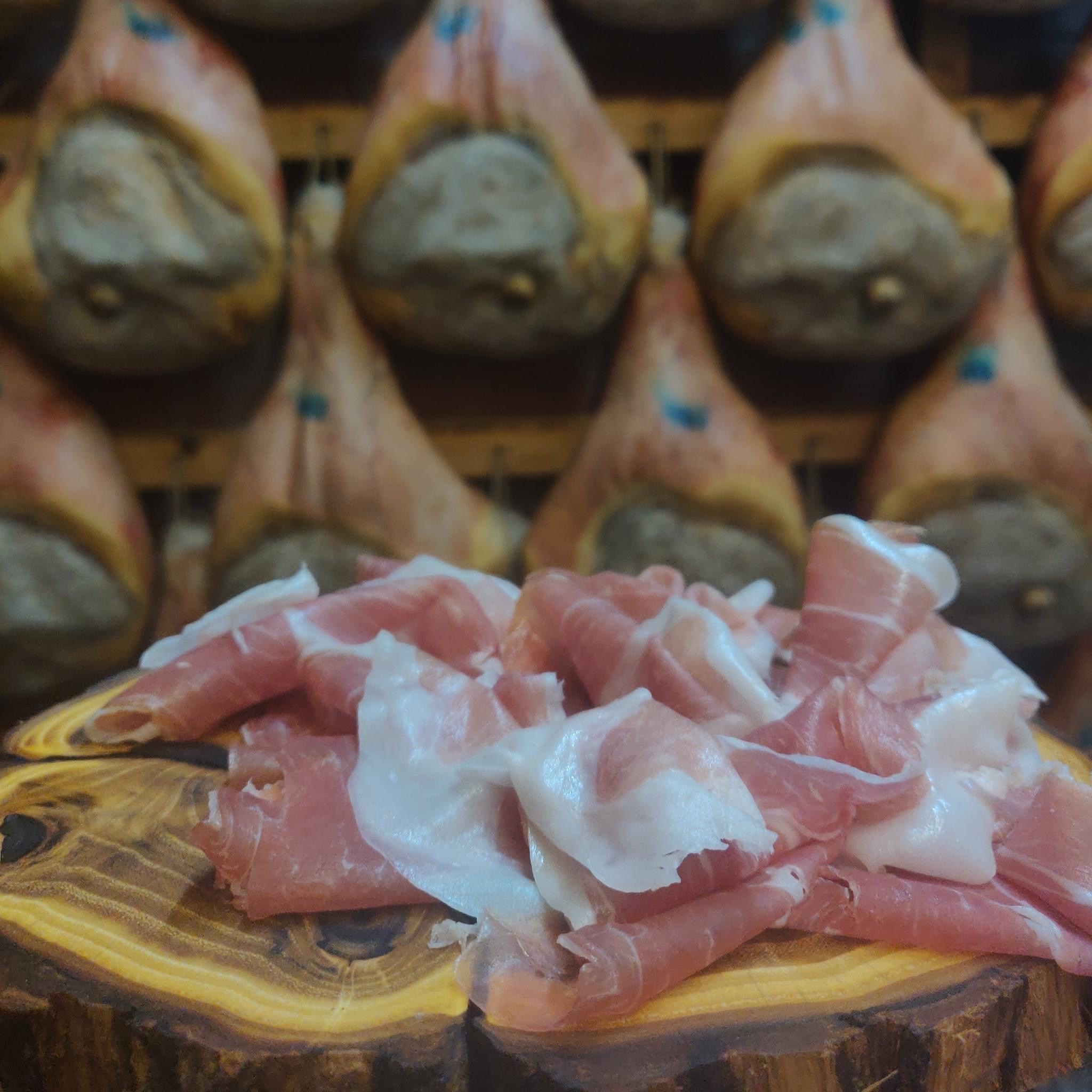 Feinkost Prosciutto Crudo Veneto Berico Euganeo DOP Attilio Fontana aus Montagnana am Stück 18 Monate