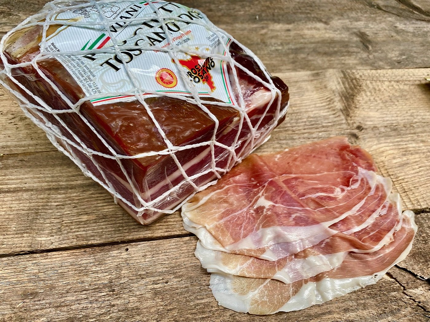 Angebot! Prosciutto Crudo Toscano DOP Viani am Stück luftgetrocknet mind. 16 Monate gereift Angebot! Prosciutto Crudo Toscano DOP Viani am Stück luftgetrocknet mind. 16 Monate gereift