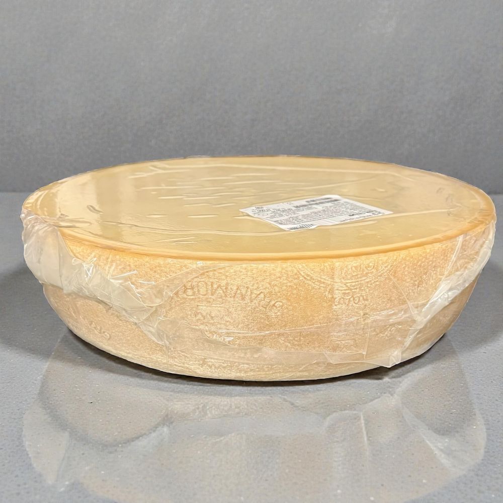 Halber Laib Gran Moravia Hartkäse