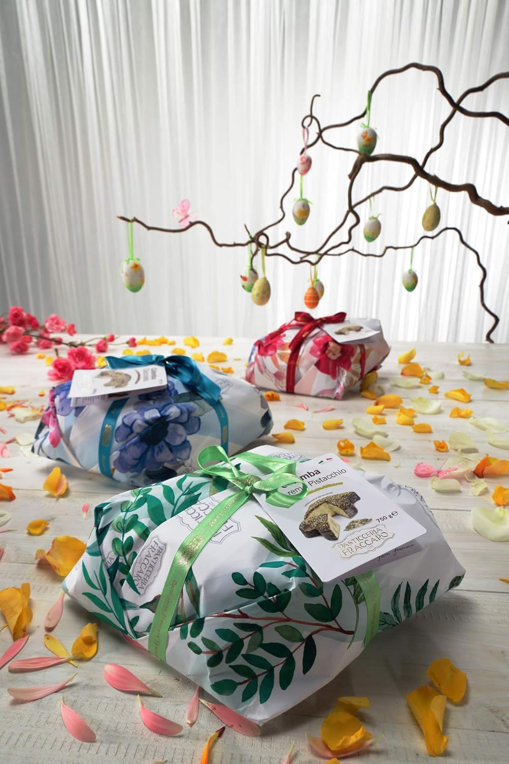 Colomba gefüllt mit Pistazien Creme