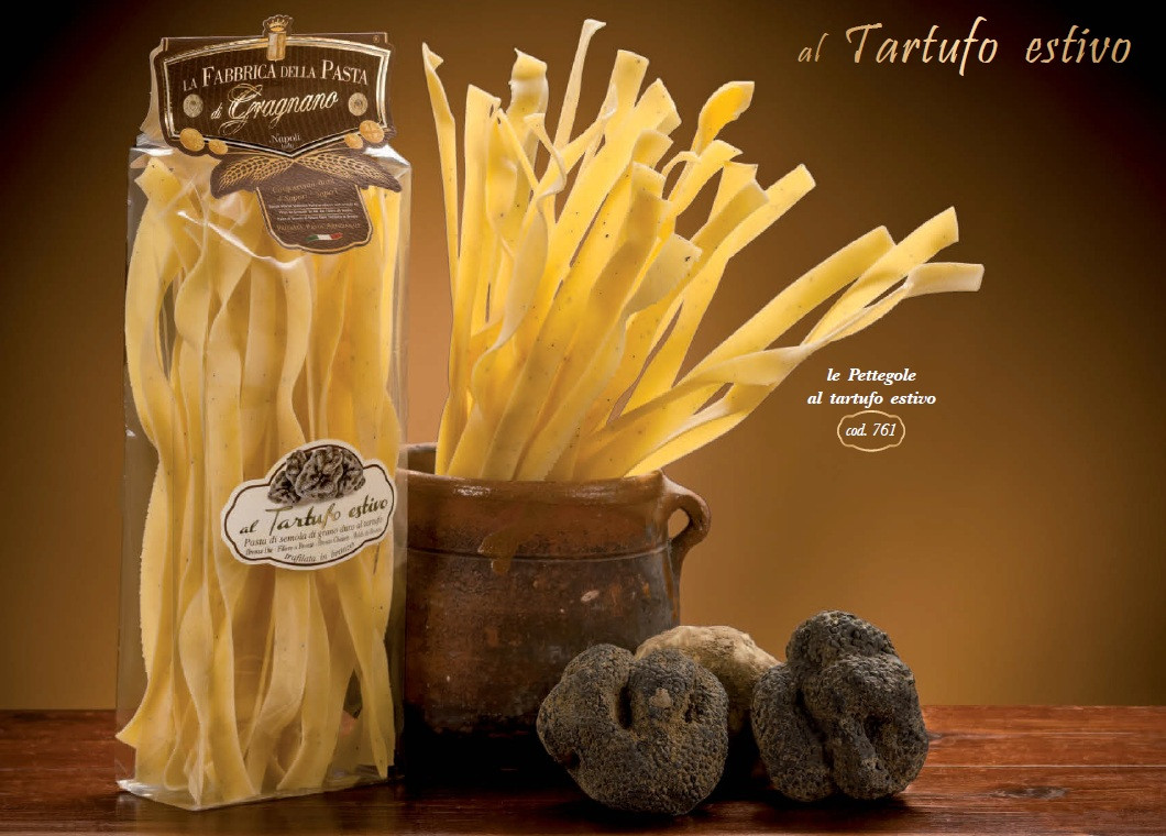 pappardelle-al-tartufo-estivo_995b74eb-9361-4dfe-a71c-62a2d7a418b9 Pettegole al Tartufo - Bandnudeln mit Sommertrüffel
