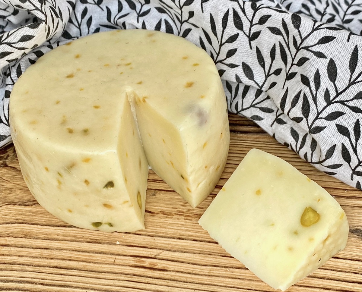 Pecorino mit Pistazien