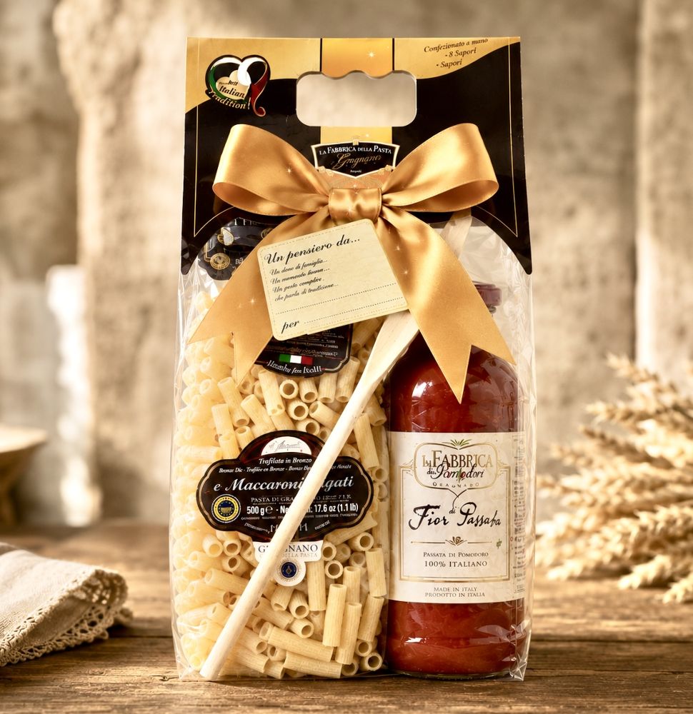 Pasta-Set Penne di Gragnano IGP mit Tomatensoße und Holzlöffel