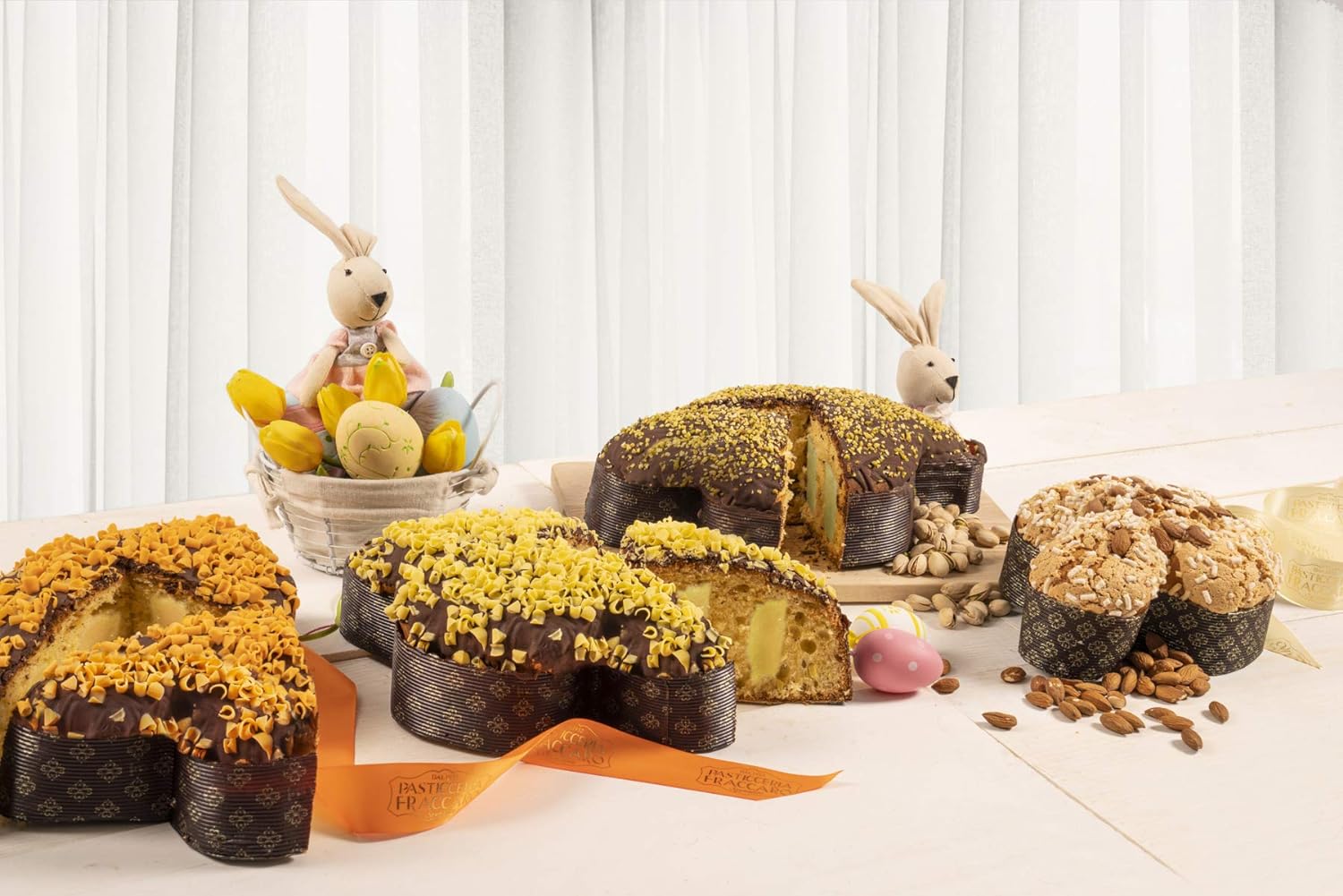 Colomba gefüllt mit Pistazien Creme