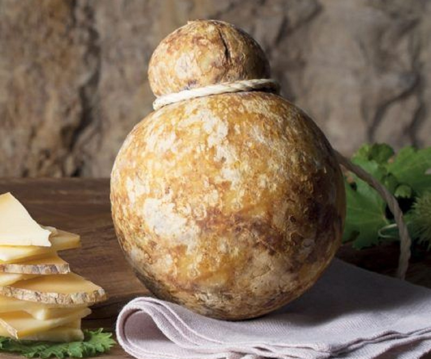 Caciocavallo Silano Höhlen gereift - Rohmilchkäse aus Apulien