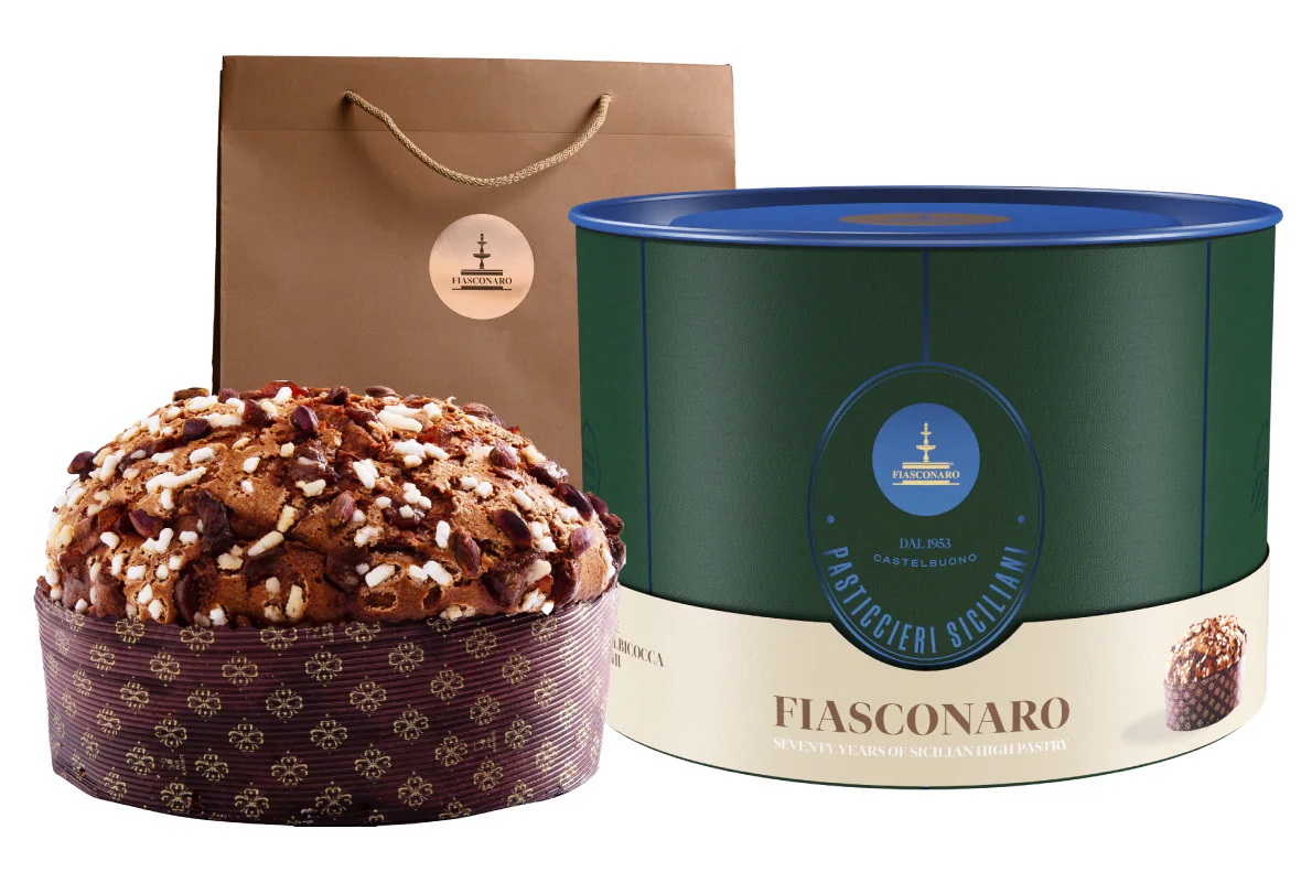 Panettone mit Aprikosen & kandierter Ananas in Geschenkdose Panettone mit Aprikosen & kandierter Ananas in Geschenkdose