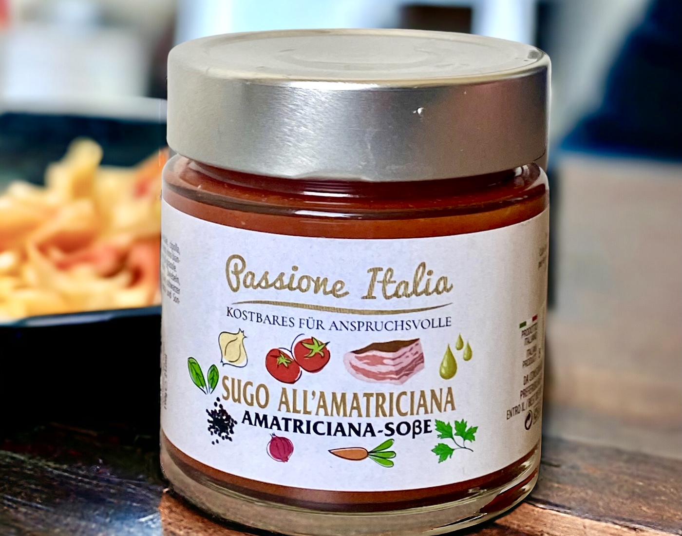 Amatriciana Tomatensoße mit Guanciale und Olivenöl