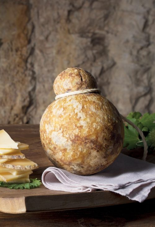 Caciocavallo Silano Höhlen gereift