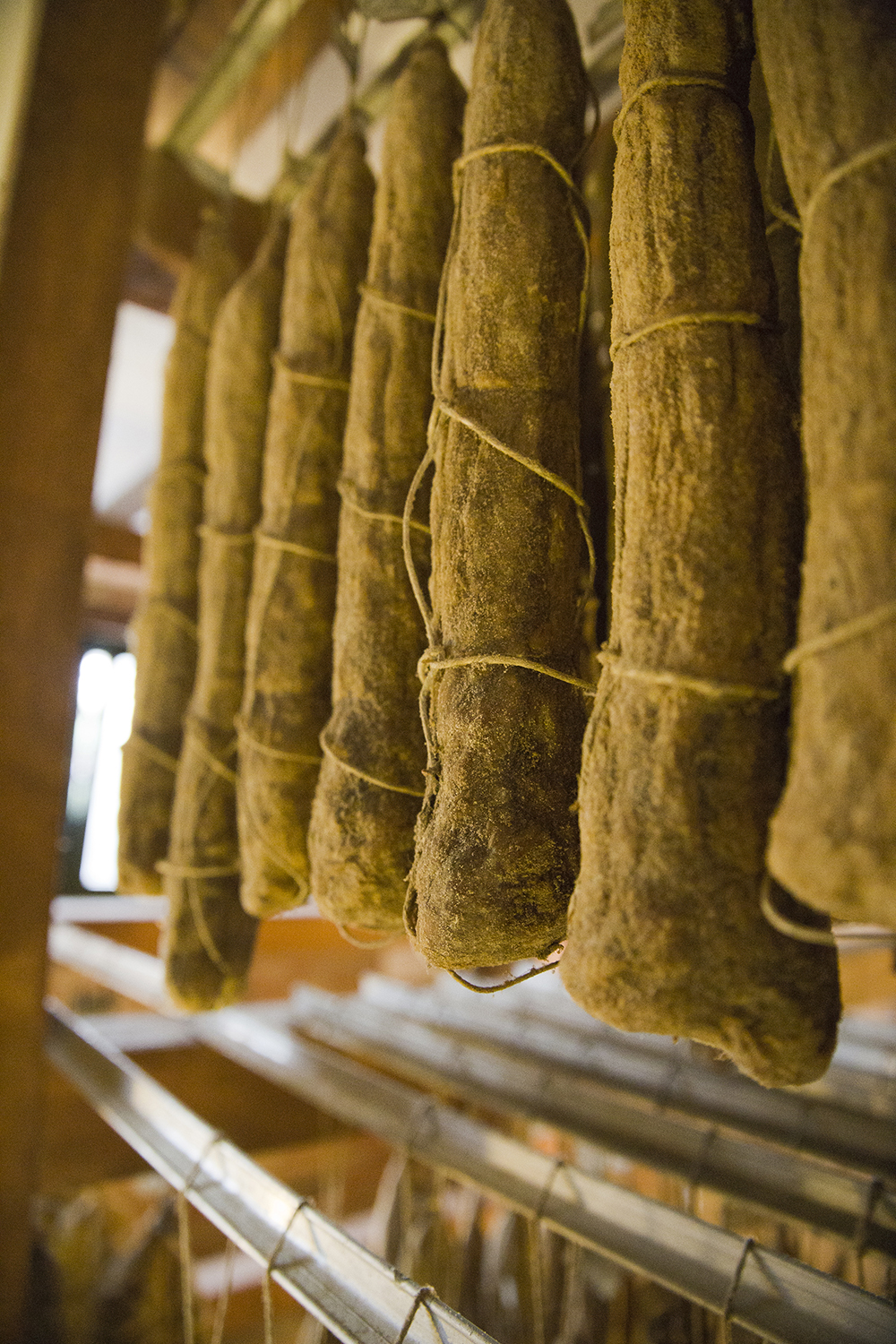 Salame Gentile in Naturkeller gereift - Typ Felino aus Parmaschinken