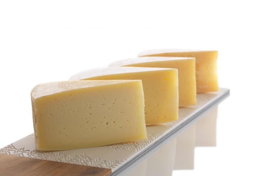 250gr Montasio DOP Stagionato 18 Monate Reifung Bergkäse aus