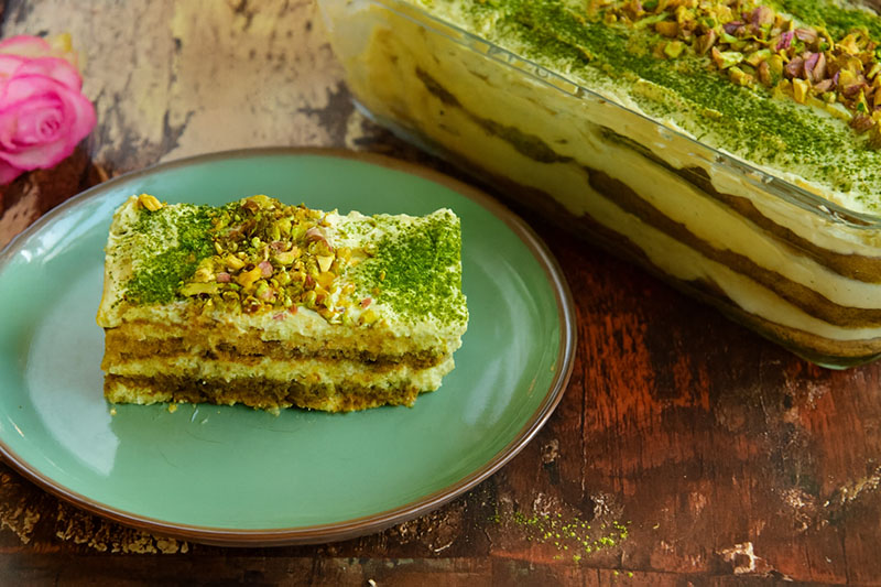 Ein Löffel Italien – cremiges Tiramisù al Pistacchio, das Herz und Sinne verführt.