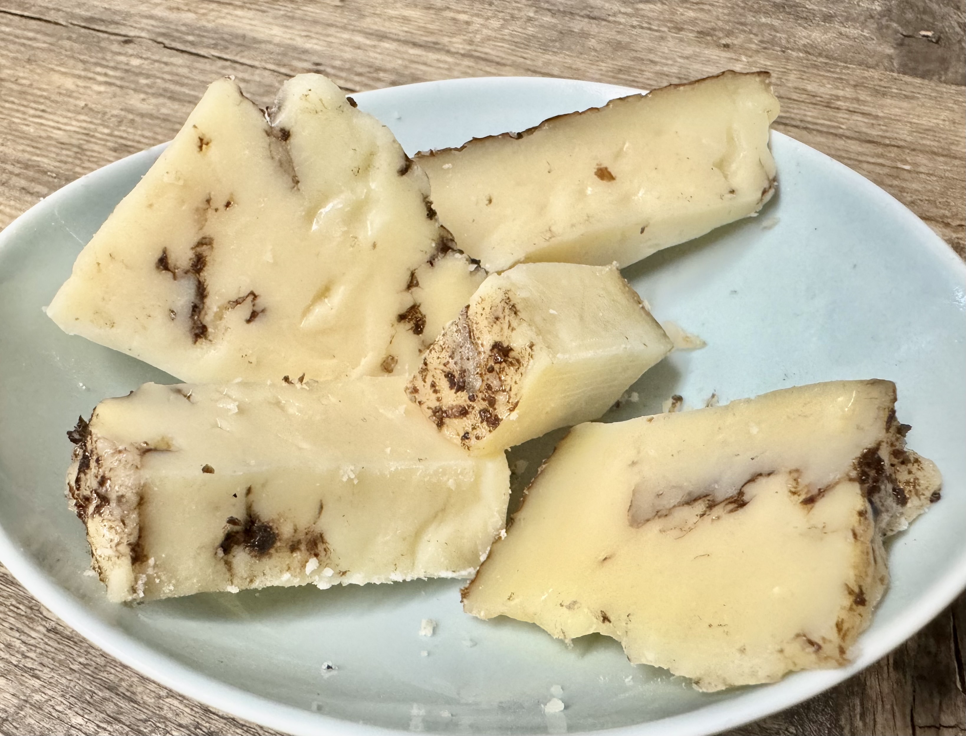 270gr Pecorino Sardo mit Trüffel schichten, Schafmilchkäse Tartufo