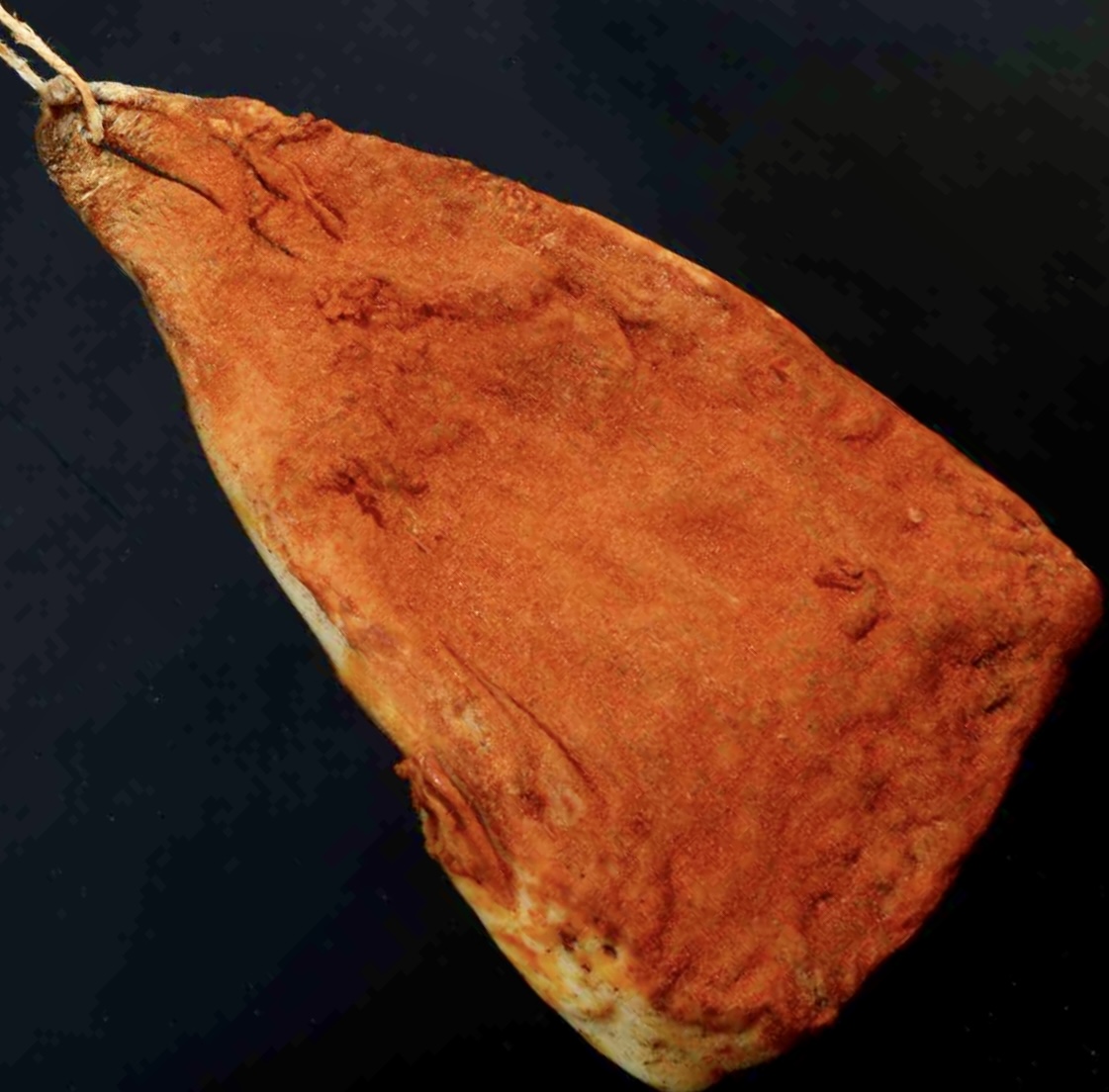 Guanciale di Calabria mit milde Paprika Pulver luftgetrocknet