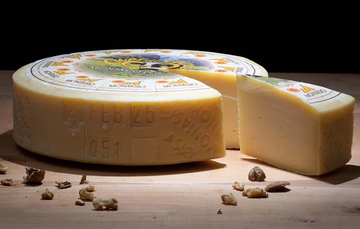 350gr Montasio DOP Mezzano 8 Monate Reifung Bergkäse aus dem Carnia Tal