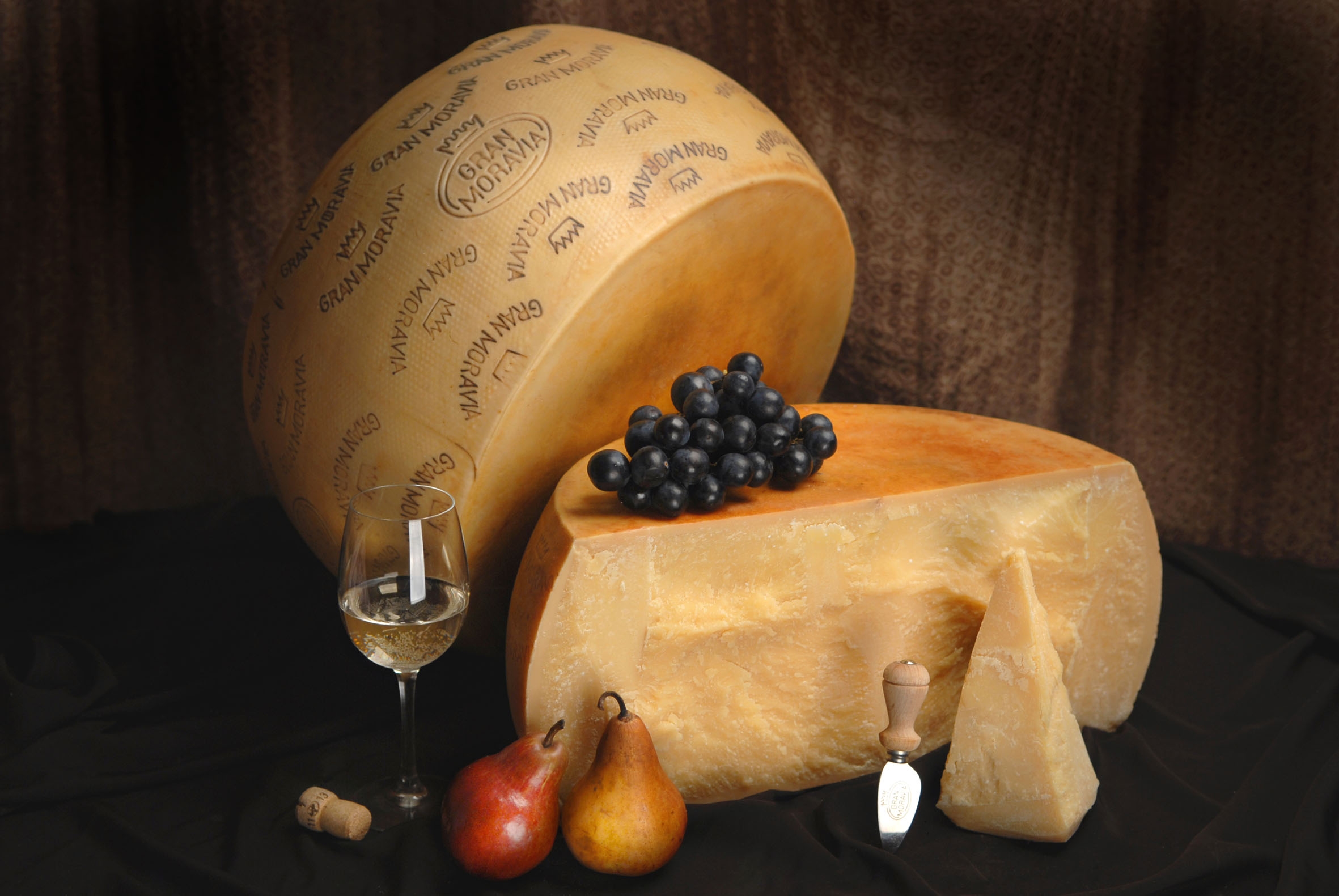 1/2 Laib Gran Moravia Hartkäse